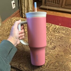 Owala 40 oz tumbler- like new!